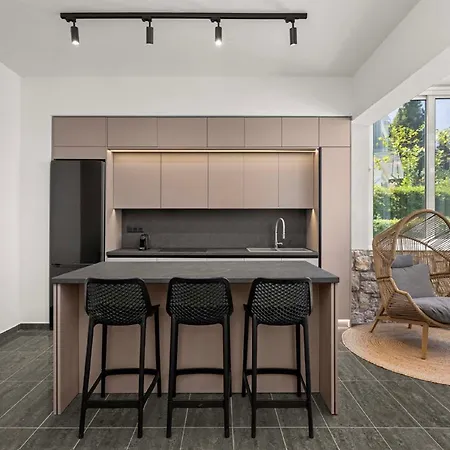 Adamas Rhodes Willa *