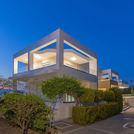 Willa Adamas Rhodes *