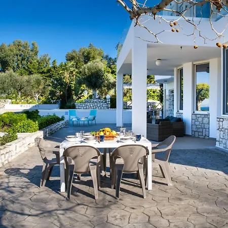 Adamas Rhodes ヴィラ *