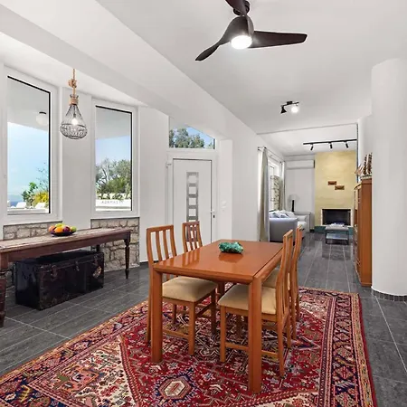 Adamas Rhodes ヴィラ