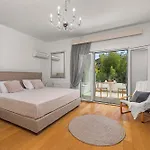 Vila Adamas Rhodes *